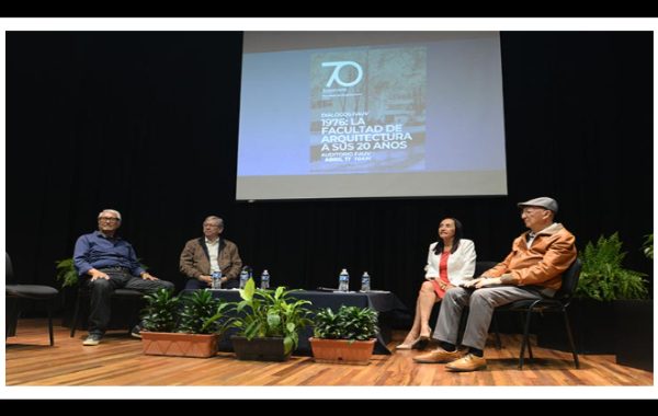 Exdocentes de Arquitectura UV compartieron vivencias formativas 