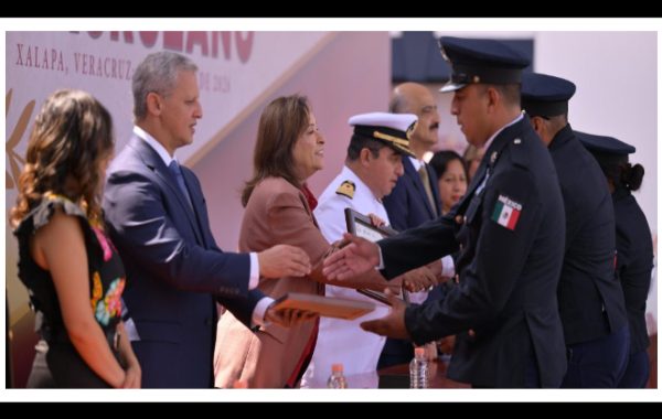 Gobernadora reconoce valor y trabajo humanitario de la Policía Veracruzana en contingencias
