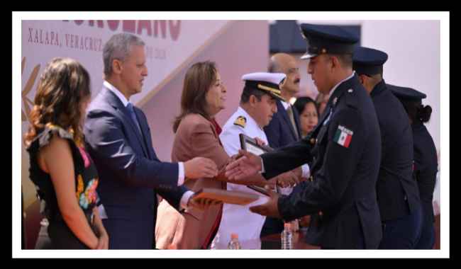 Gobernadora reconoce valor y trabajo humanitario de la Policía Veracruzana en contingencias