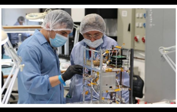 Atenea: cómo es y qué hará el microsatélite desarrollado por Argentina que participa en la histórica misión Artemis II a la Luna