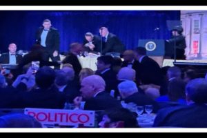 Donald Trump sale ileso tras probable atentado en cena de prensa