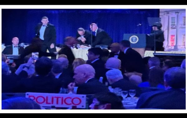 Donald Trump sale ileso tras probable atentado en cena de prensa