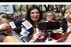 El reto como país es elemental: estamos del lado de la legalidad o del acompañamiento a la delincuencia y al crimen organizado, afirma Kenia López Rabadán (video)