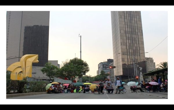 Reportan pérdidas de 100 mdp por bloqueos de CNTE; desde el Congreso exigen entrega de apoyos a establecimientos