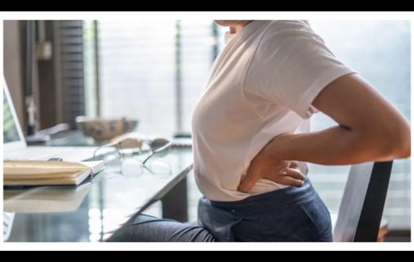 Los efectos para el cuerpo de pasar muchas horas sentado y cómo puedes combatirlos