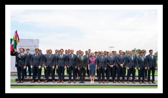 Presidenta Claudia Sheinbaum abandera a la Selección Nacional de México que participará en la Copa Mundial de la FIFA 2026